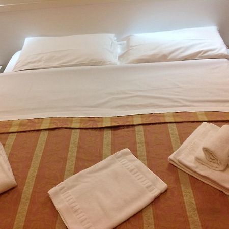 Rome Palace Hotel Szoba fotó